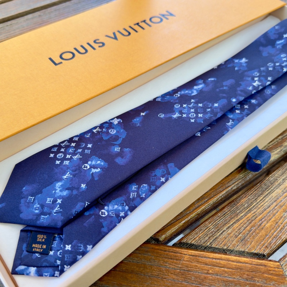 🔥LV INK WATERCOLOR🔥🆕💯LOUIS VUITTON ARTISAN INK MONOGRAM🔥CHARMS MOTIF TIE☁️
